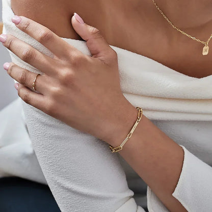 Pulseira "Círculo de Amor" – A Família Unida em Cada Elo (Personalizável)