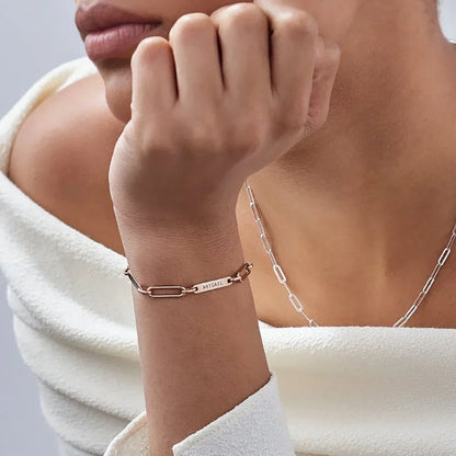 Pulseira "Círculo de Amor" – A Família Unida em Cada Elo (Personalizável)