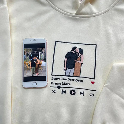 Camisa Personalizada com sua Foto e Música Favorita | Transforme Sua Foto em Amor Bordado