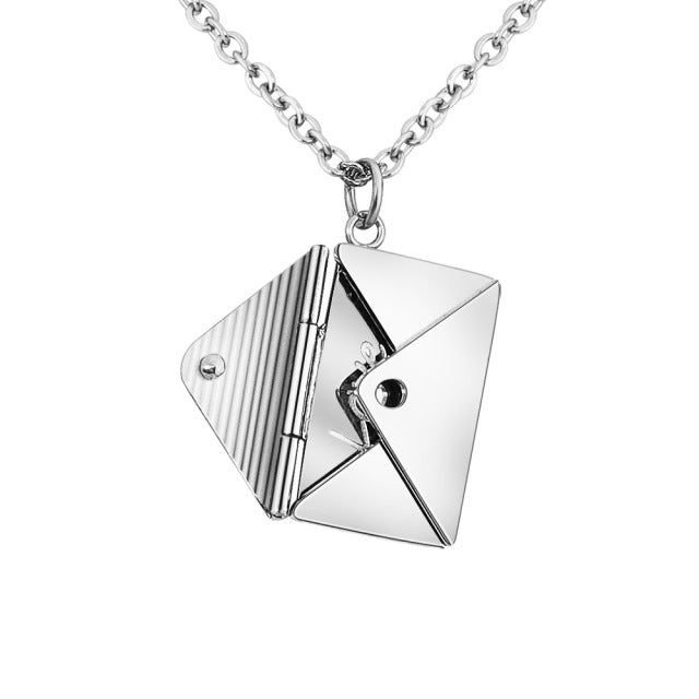 Colar com Pingente Envelope Personalizado - Demonstração de Amor